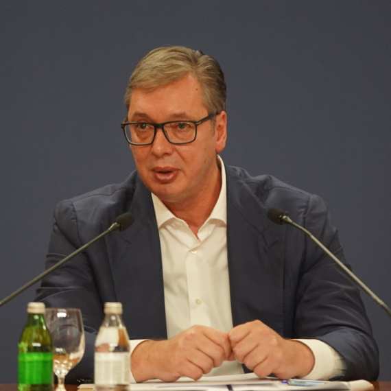 Vanredno: Vučić se sutra obraća javnosti
