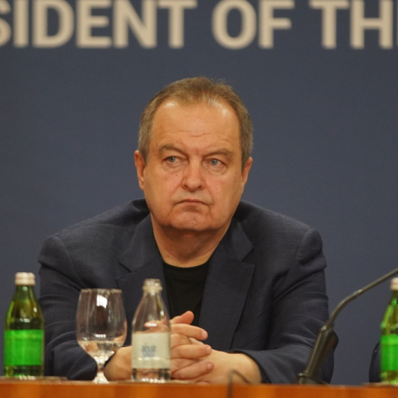 Dačić: Napadač kod Skupštine namerno došao da izazove nasilje, motiv politički