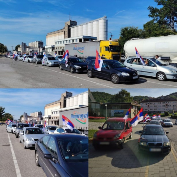 Građani iz Šapca i Krupnja idu ka Loznici da podrže skup protiv blokada; Ljudima je dosta nasilja! FOTO/VIDEO