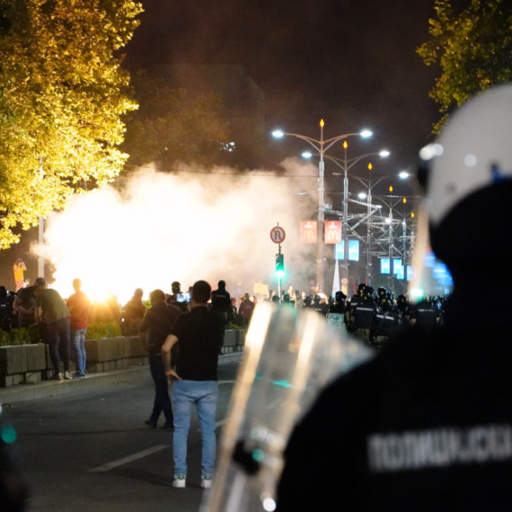Dok blokaderi zloupotrebljavaju decu i najavljuju proteste, islamisti priželjkuju krv i mrtve u Srbiji VIDEO