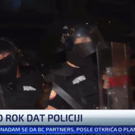 Blokaderi prete da će linčovati decu policajaca; Bacaju topovske udare; Bačulov predvodi napade VIDEO