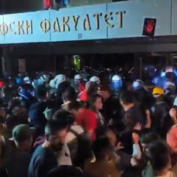 Vučić je bio u pravu kad je upozoravao! Gruhonjić želi da otcepi Vojvodinu VIDEO
