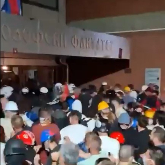 Mićin: Napad na policiju je dokaz nasilne prirode i korena obojene revolucije VIDEO