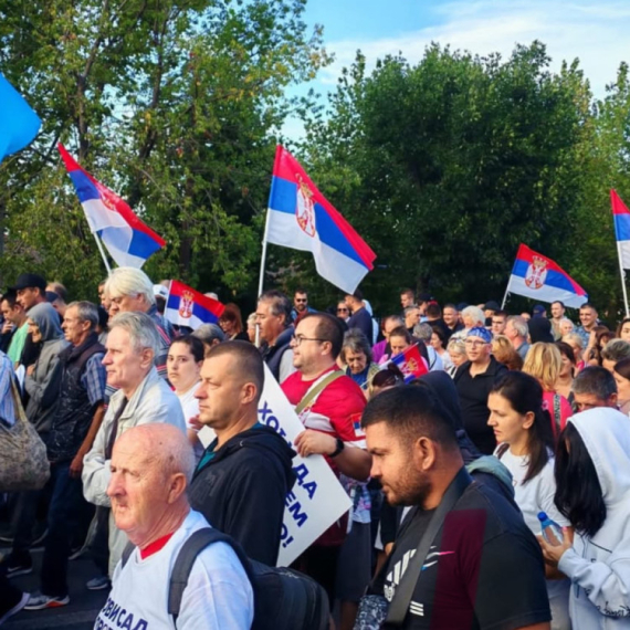 Mali: Večeras u 100 mesta Srbija pokazuje ljubav; To su lica građana koji voje svoju zemlju FOTO
