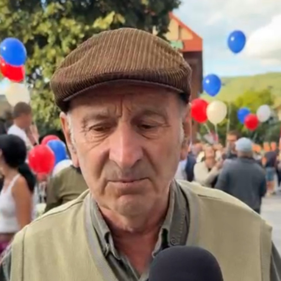 Upečatljive reči sa skupa: Penzija mi je bila 23.600, sada je 60.000, a biće 67.000, zato podržam državu VIDEO