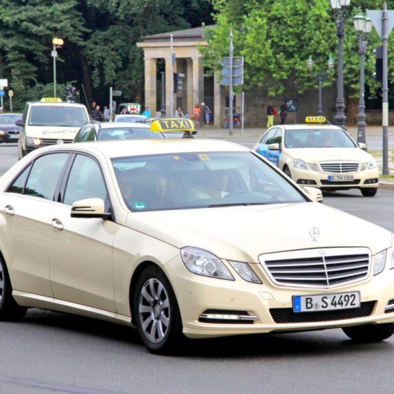 Kupujete polovni automobil? Kako da vam ne uvale bivše taksi vozilo