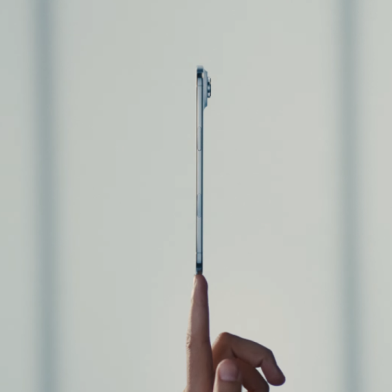 Dizajner koji je predstavio tanki iPhone više ne radi za Apple