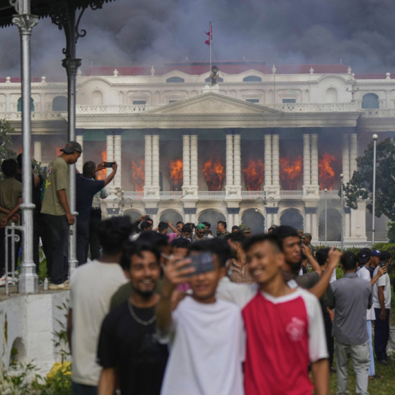 Haos u Nepalu, stručnjaci objasnili: Obojene revolucije postaju internet revolucije