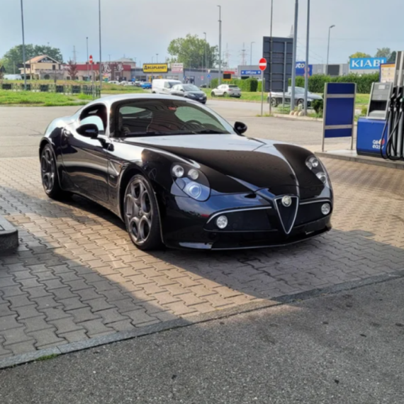 Uslikan retki Alfa Romeo: Postoje samo tri ovakva na svetu FOTO