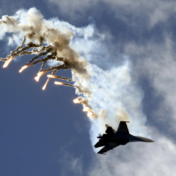 A missile accidentally fell from a Ukrainian military plane!; It exploded VIDEO