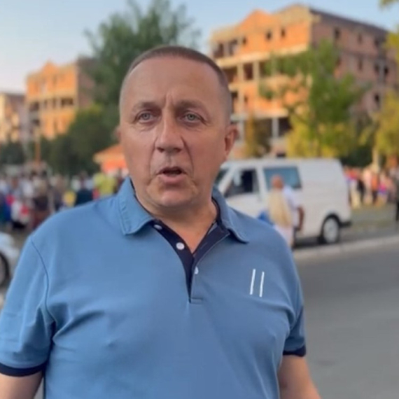 Građanin Borče: Došao sam da odbranim Srbiju i srpstvo; Blokaderi nemaju plan i program VIDEO