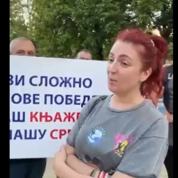 Mlada devojka poručila: "Da zajedno dođemo do rešenja, da ne budemo jedni drugima neprijatelji" VIDEO
