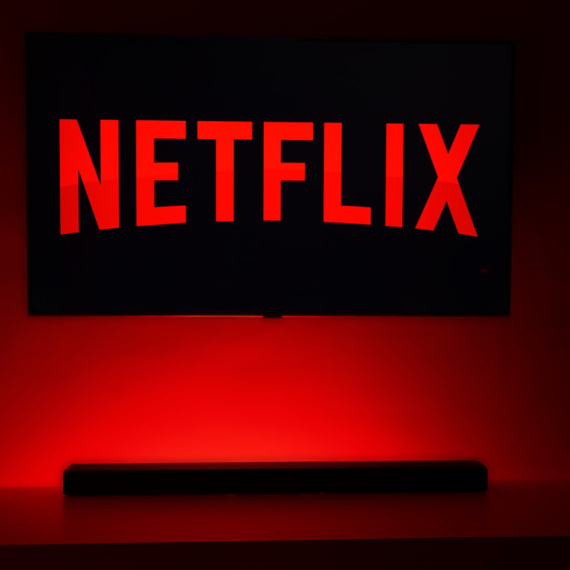 Nakon pljačke u Luvru svi gledaju ovu seriju na Netflixu: Predvidela je šta će se dogoditi? VIDEO