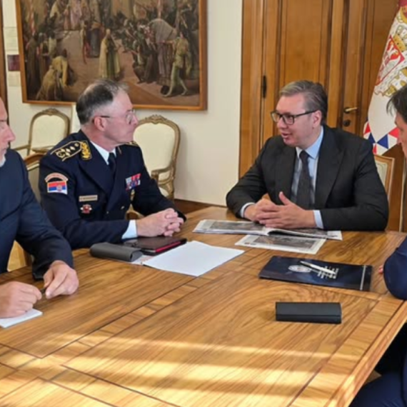 Vučić: U subotu će građani imati priliku da vide snažnu i moćnu srpsku armiju; Živela slobodna Srbija! FOTO