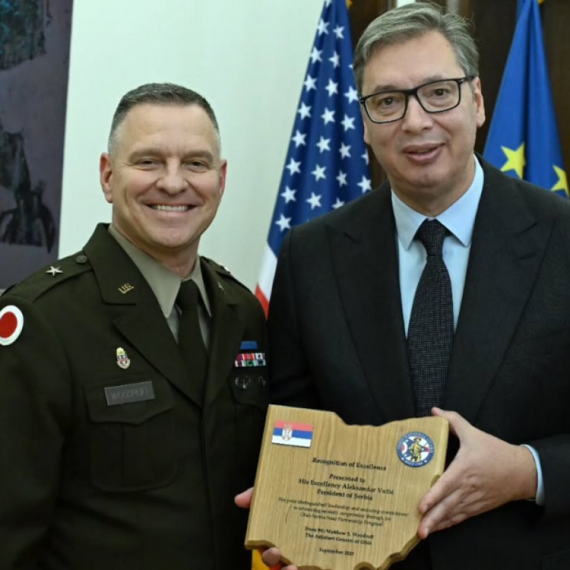 Vučić sa komandantom Nacionalne garde Ohaja: Vudrof će prisustvovati vojnoj paradi "Snaga jedinstva" FOTO