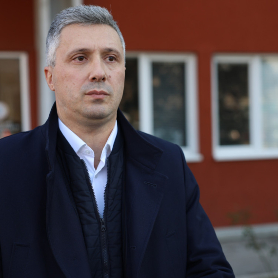 Obradović izašao iz ilegale, pa opleo po opoziciji: "Nedostojni su, neka se povuku" VIDEO