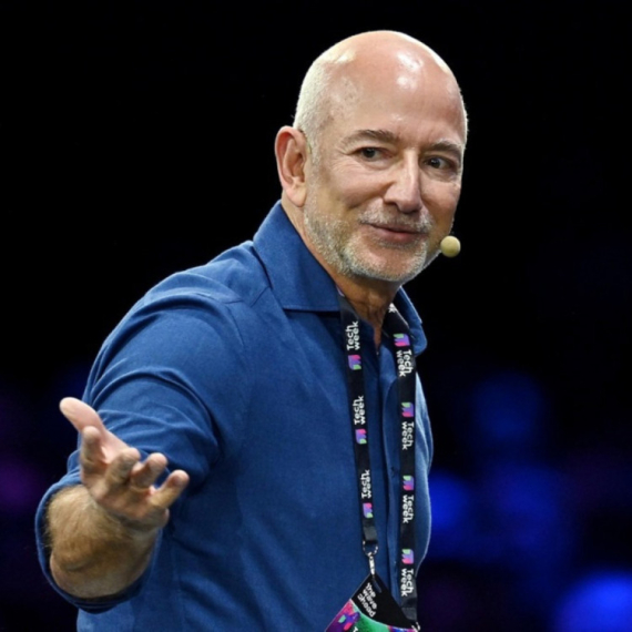 Bezos: "Do Meseca stižemo za tri dana" VIDEO