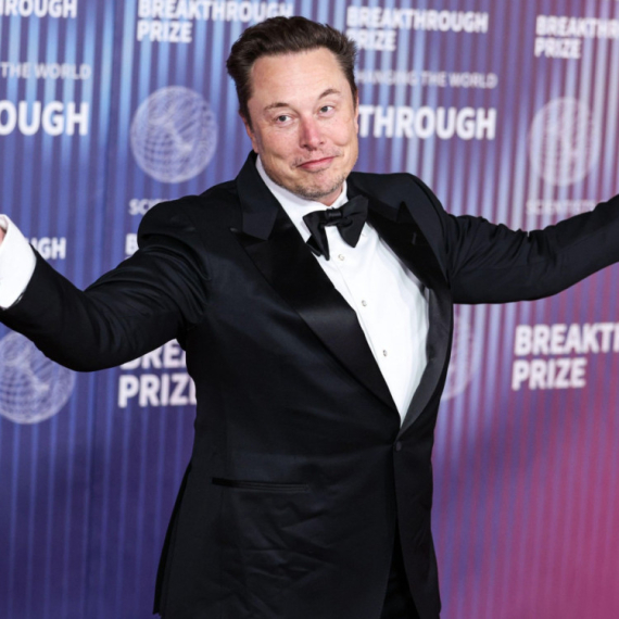 Maskov robotaksi stiže u aprilu – bez volana i papučica