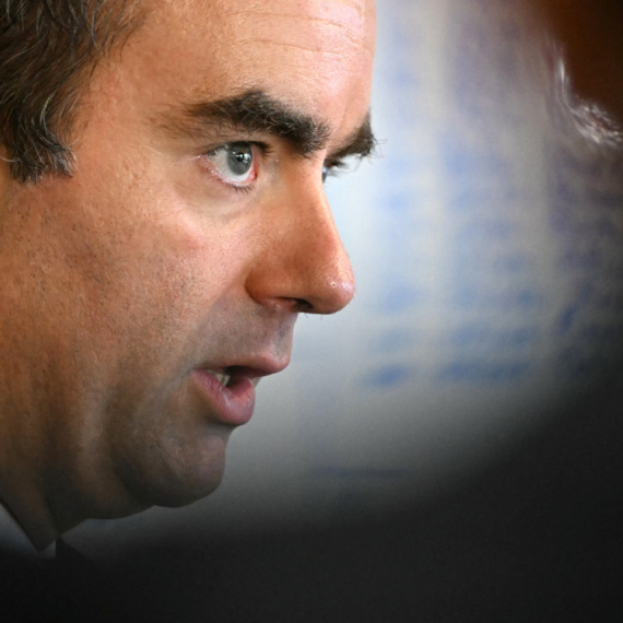 Lekorni "preživeo" još jedno glasanje: Francuska vlada opstaje na "klimavim nogama"