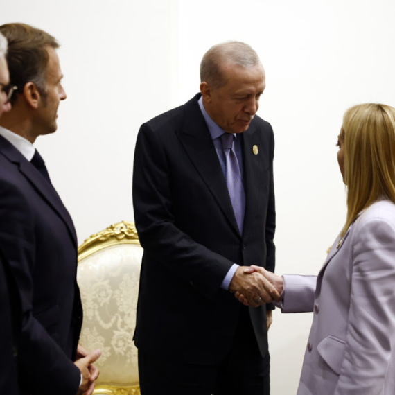 Makron se smejao, Erdogan zabrinut; Nemoguće je naterati Meloni da prestane VIDEO