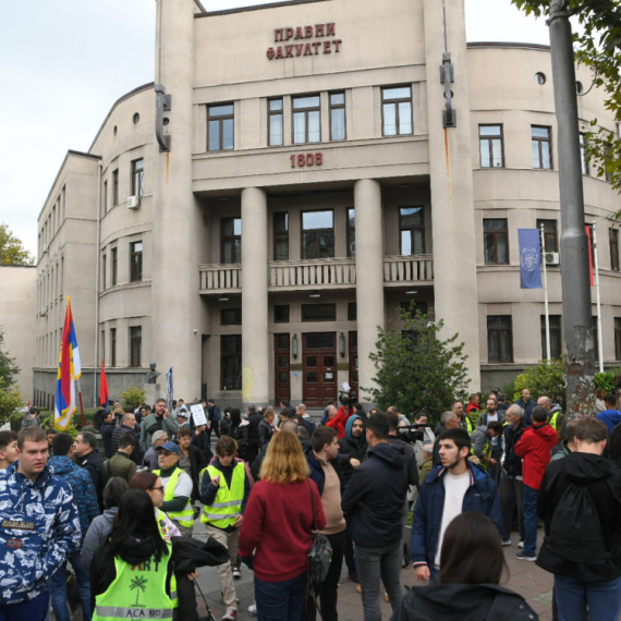 Piper upozorio: U Srbiji se priprema opasan scenario do 1. novembra, kao na Majdanu 2014. godine