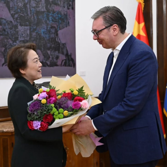 Vučić nakon sastanka sa kineskom delegacijom: Zahvalan sam Čen Bo na razvoju našeg strateškog partnerstva FOTO