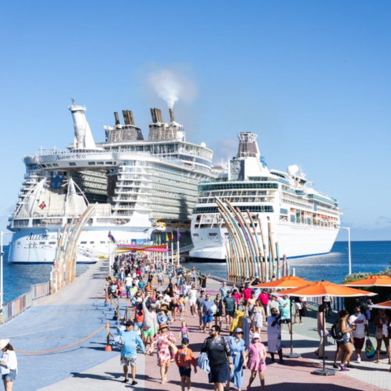 Kruzer ostavio ženu na ostrvu, ona ubrzo pronađena mrtva