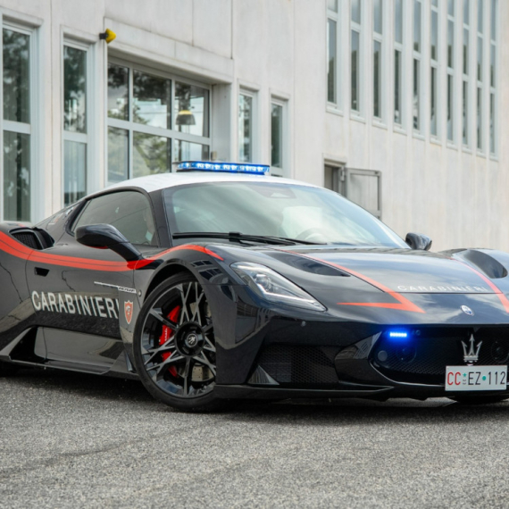 Karabinjeri dobili Maserati – neće juriti kriminalce