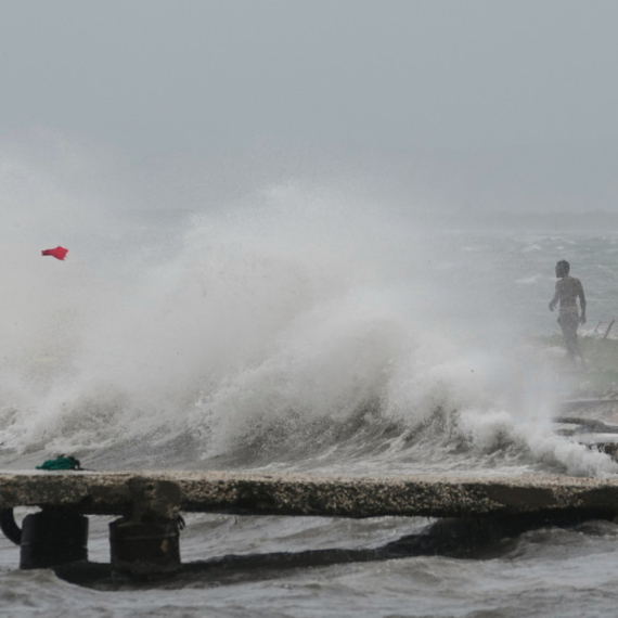 Uragan je stigao – čeka se najjači udar; Preti totalna katastrofa; Objavljeni dramatični snimci FOTO/VIDEO