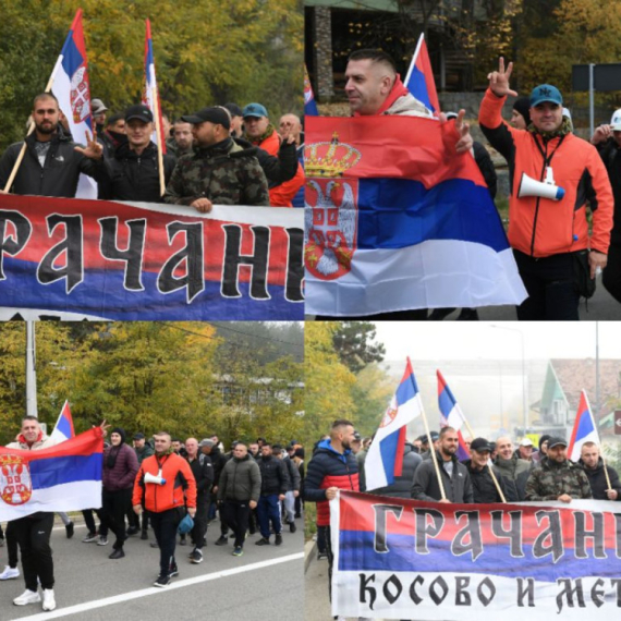 Grupa od 60 Srba sa KiM krenula da podrži Vučića: Napreduju kroz Rašku; Narod ih usput pozdravlja FOTO