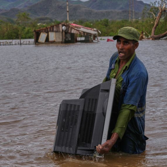 Strah i očaj na Karibima: Melisa pravi haos – desetine mrtvih, stotine hiljada raseljenih FOTO/VIDEO