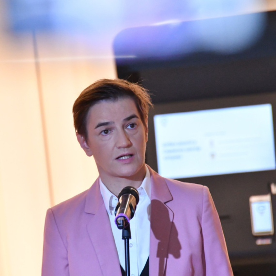 Brnabić iz Pariza: U blokaderskom bloku se svađaju svi sa svima – oko novca, prevlasti, fotelja