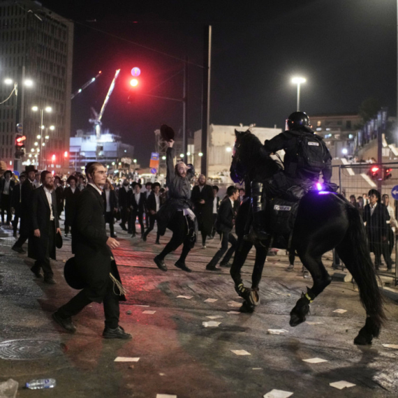 Tresao se Jerusalim; Ultraortodoksni Jevreji neće u vojsku – stotine hiljada Hareda na ulicama FOTO/VIDEO