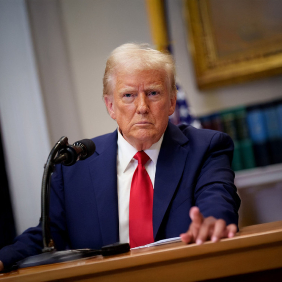 Gde je Trampov telefon?