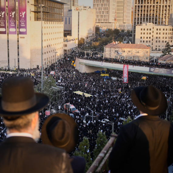 Ultraortodoksni Jevreji napravili haos u Jerusalimu; Mladić pao sa zgrade i poginuo FOTO