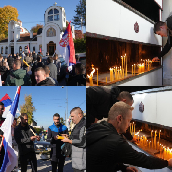 Pešaci sa KiM u Preljini odali poštu tragično stradalima u padu nadstrešnice; Krenuli da podrže Vučića FOTO