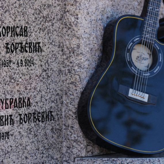 "Rođen sam na dan mrtvih", dan roženja legende rok muzike: Prijatelj Milan posetio grob Bore Đorđevića