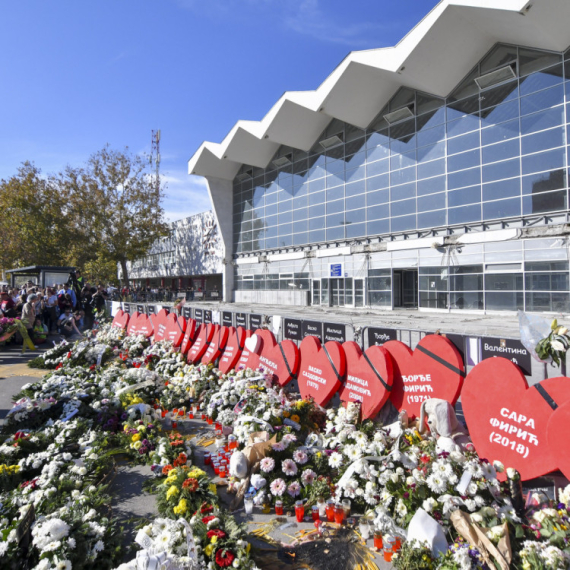 MUP: Neprijavljeno okupljanje blokadera u Novom Sadu, u piku bilo prisutno 39.000 građana