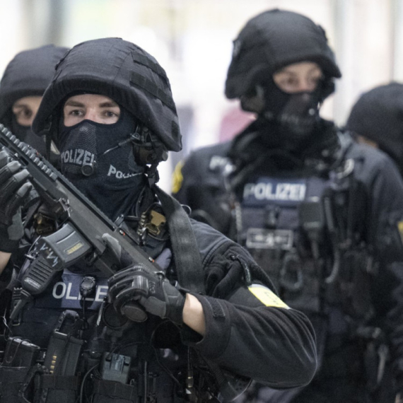 Evakuacija tržnog centra: Prijavljena pucnjava, ima povređenih; Velika policijska intervencija FOTO/VIDEO