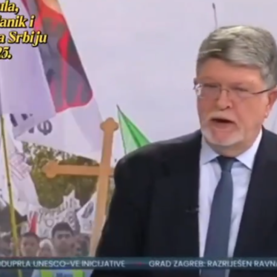 Blokaderi, na čelu sa Piculom, danima vode kampanju protiv Srbije: Žele da Vučić završi u Hagu VIDEO