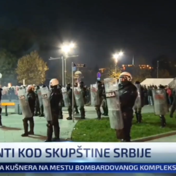 Reporterka N1: Blokaderi sve vreme upućuju uvrede policajcima VIDEO