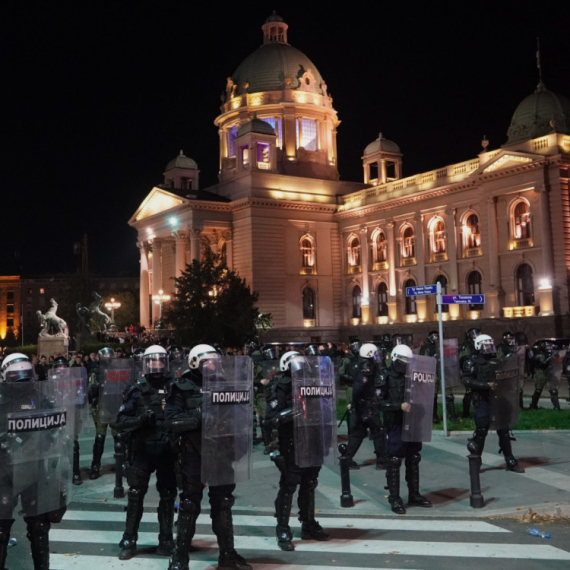 Reporterka N1: Blokaderi sve vreme upućuju uvrede policajcima VIDEO