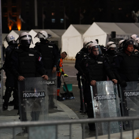 Vučić najavio: Sutra počinje uklanjanje šatora ispred Skupštine; Ti ljudi su odbranili državu