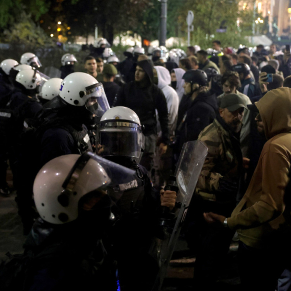 Macut: Srbija mora da bude zemlja gde se problemi rešavaju dijalogom; Država će osigurati javni red i mir