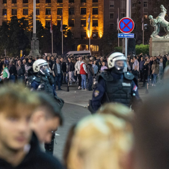 Italijanski političar Luka Girelli za Srpski Ugao: Uvrede predsedniku su krivično delo