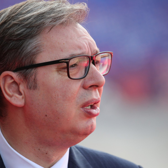 Vučić: Mi ne smemo da budemo kao oni – ovo je skup podrške; Oni su pokušali da ubiju; Godinu dana terora