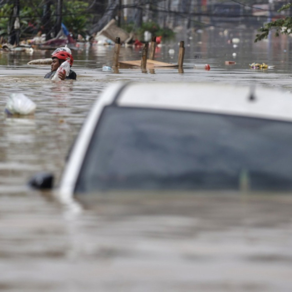 Indonezija: Voda odnela 13 dece; Nije im bilo spasa