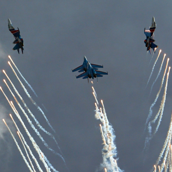 Jato dronova krenulo ka Vladimiru; NATO se uvežbava; "Kleštima" opkoljen Pokrovsk FOTO/VIDEO