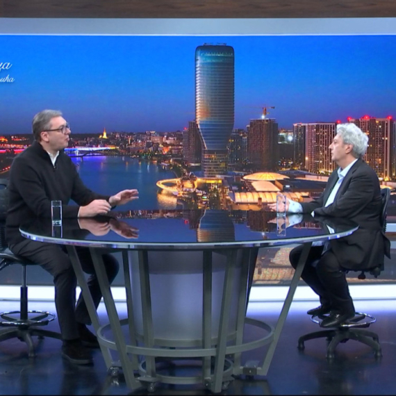 Vučić: Neće ljudi više da slušaju izmišljotine blokadera; United grupa je kriminalna hobotnica