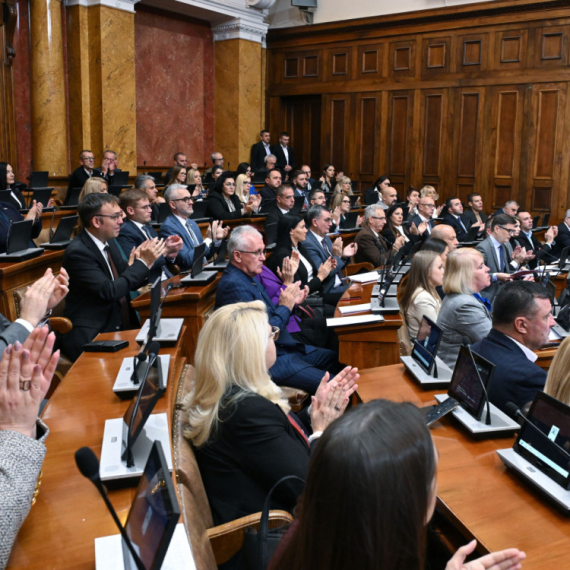 Nastavljen rad Skupštine; Poslanici usvojili izmene Zakona o biračkom spisku VIDEO